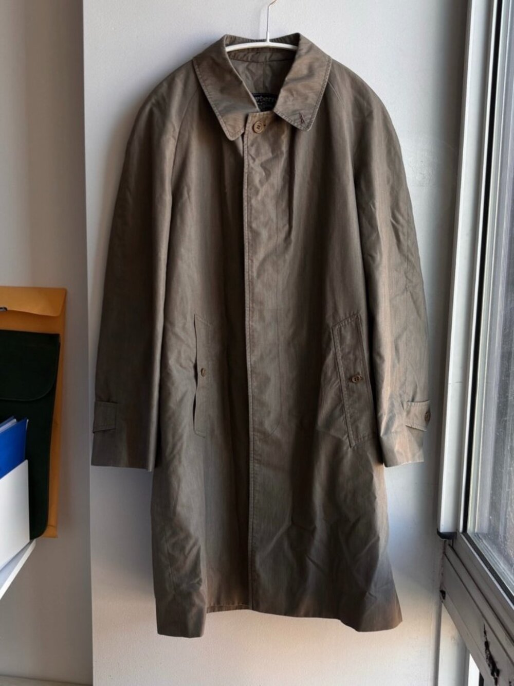 Burberry Light Trench